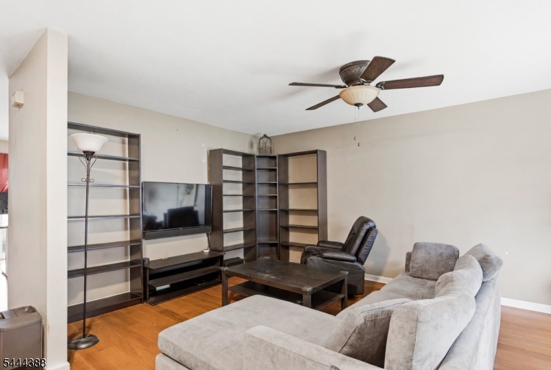 3 Wilkens Dr