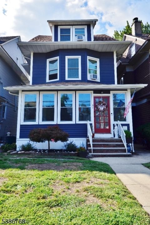 31 Avenue B Bayonne City NJ 07002