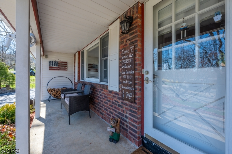 2 Upper High Crest Dr