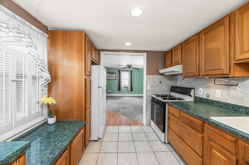 3 Terrace Ln