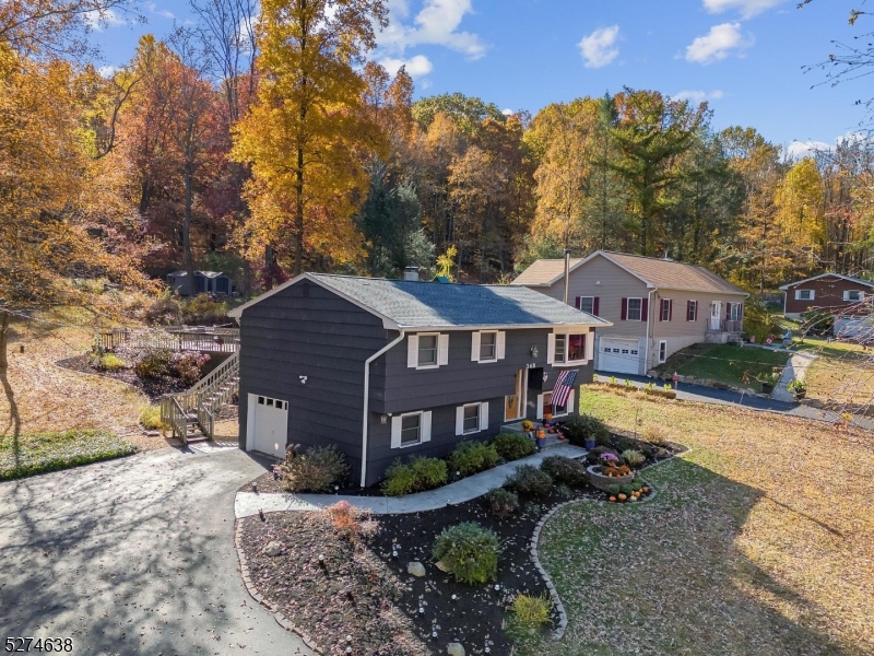 348 River Rd
