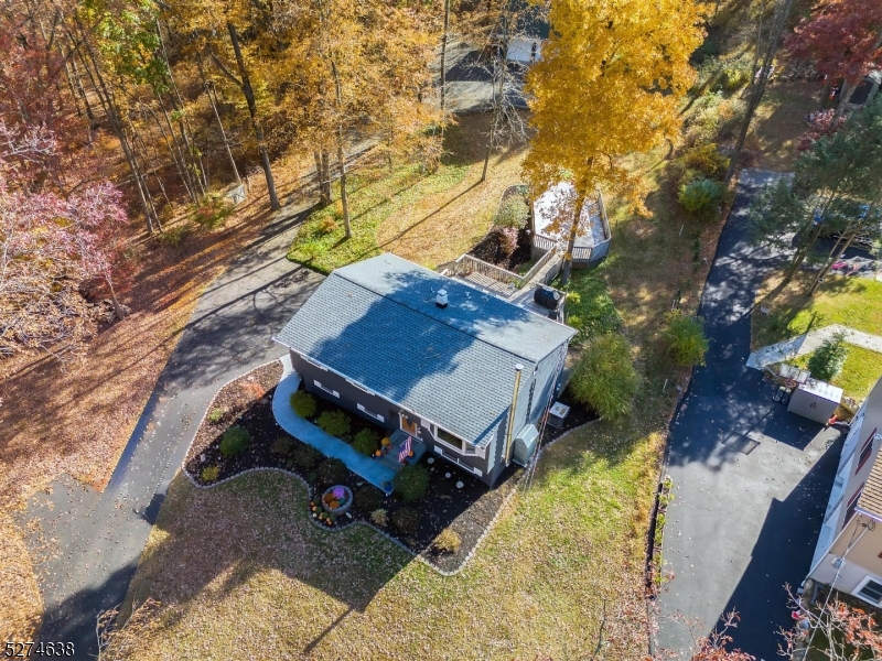 348 River Rd