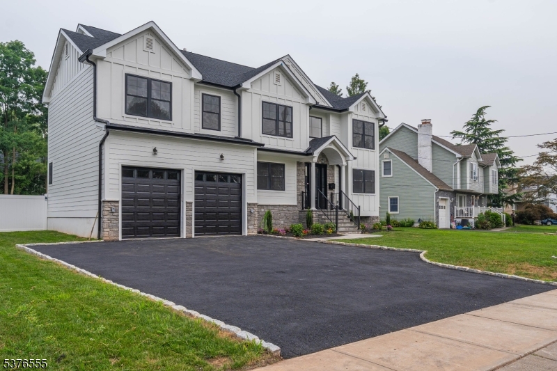 32 Meadow Rd