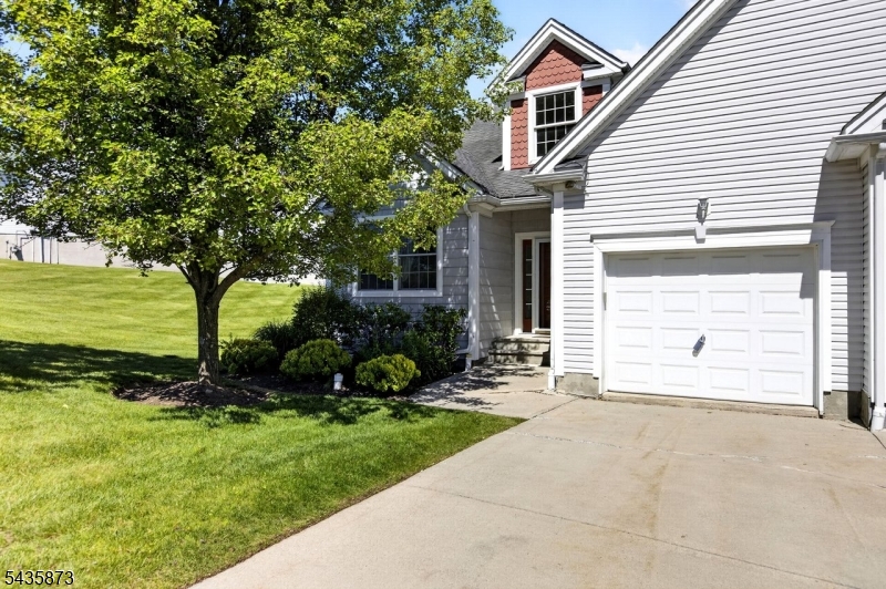 13 Fairchild Ln