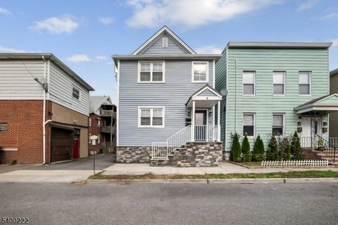 Photo of 8 Essex St, Nutley, NJ 07110 (MLS # 4000451)