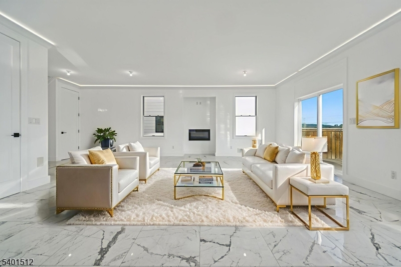 19 Mountain Ave