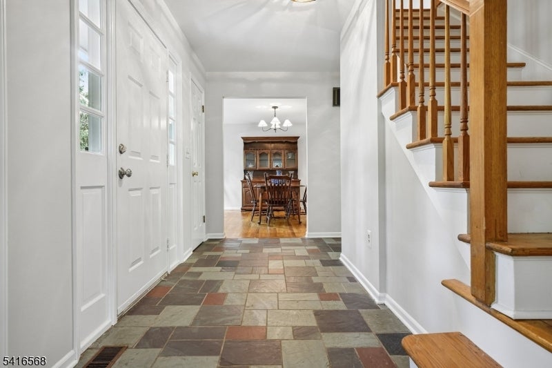 889 River Rd
