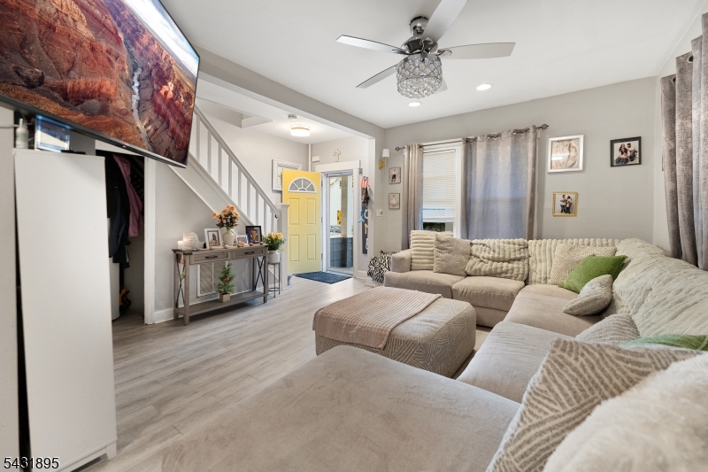 132 Jerome Pl