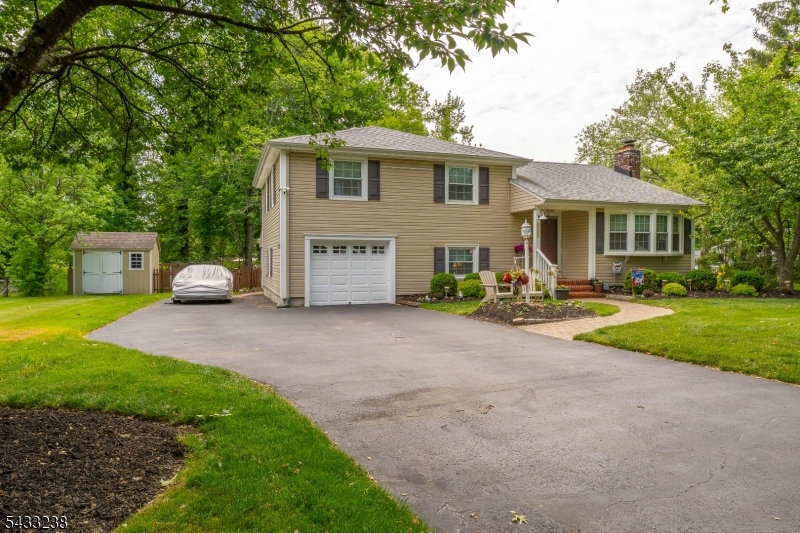 1262 Christine Cir