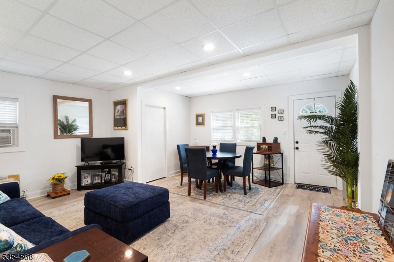 54 N Shore Rd