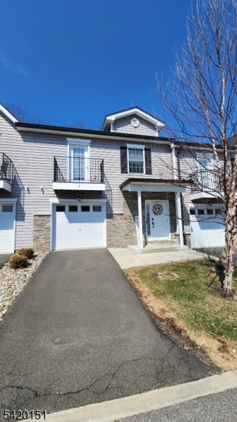 4 Joseph Dr Newton Town NJ 07860