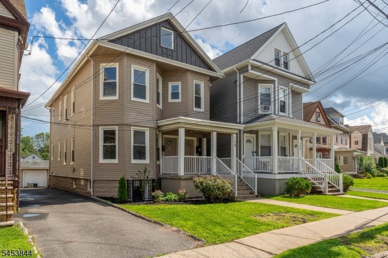 136 Elm St 1