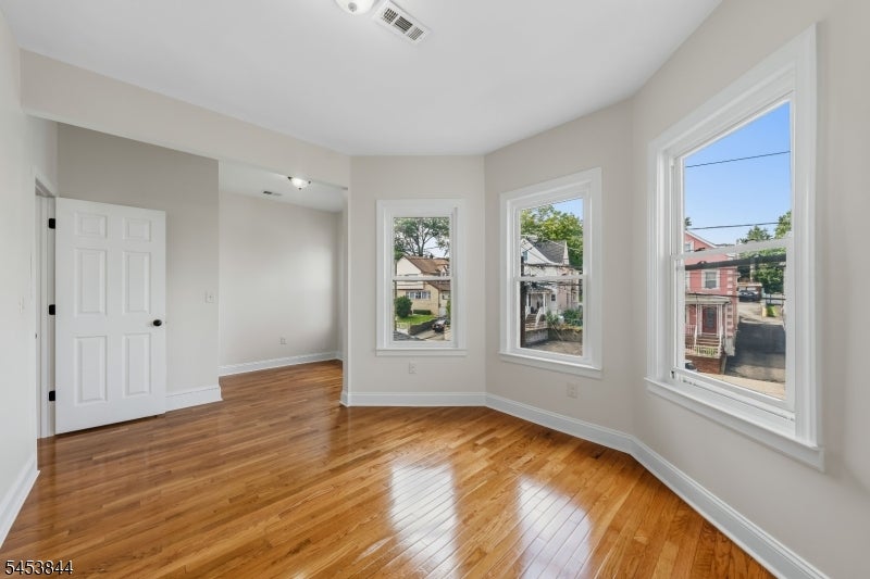 136 Elm St 1