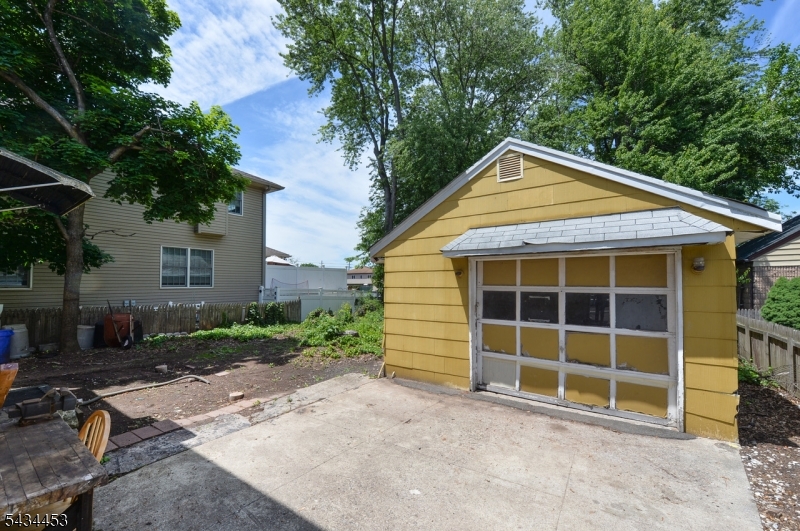 295 Lanza Ave