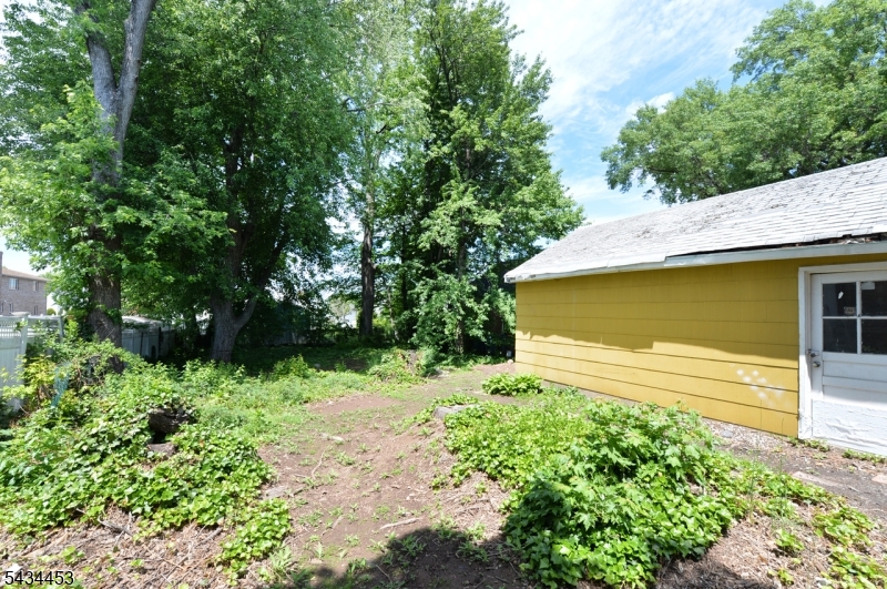 295 Lanza Ave