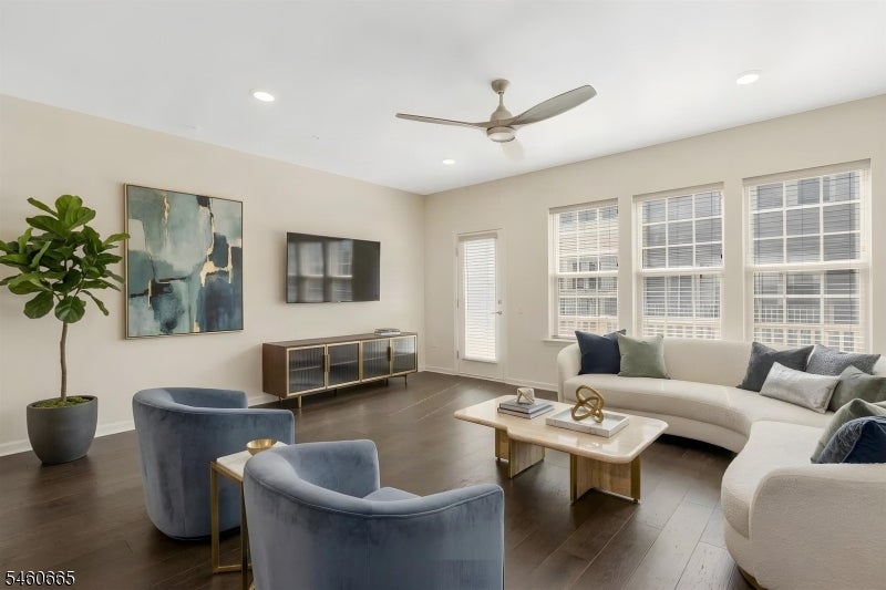 17 Gala Ct