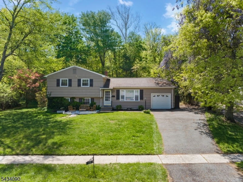 28 Ethan Dr