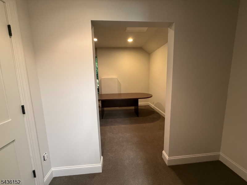550 W Main St