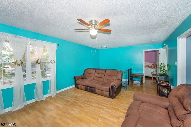 321-323 Halsey St