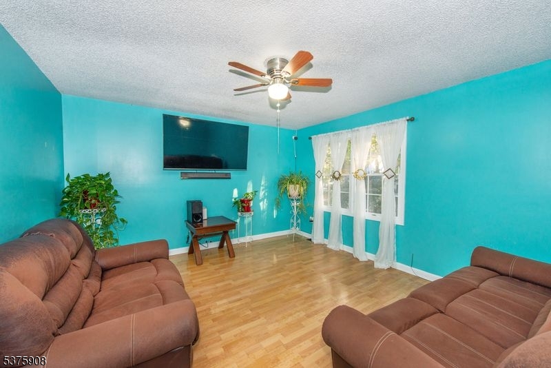 321-323 Halsey St