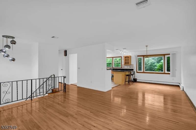 4 Maureen Ct