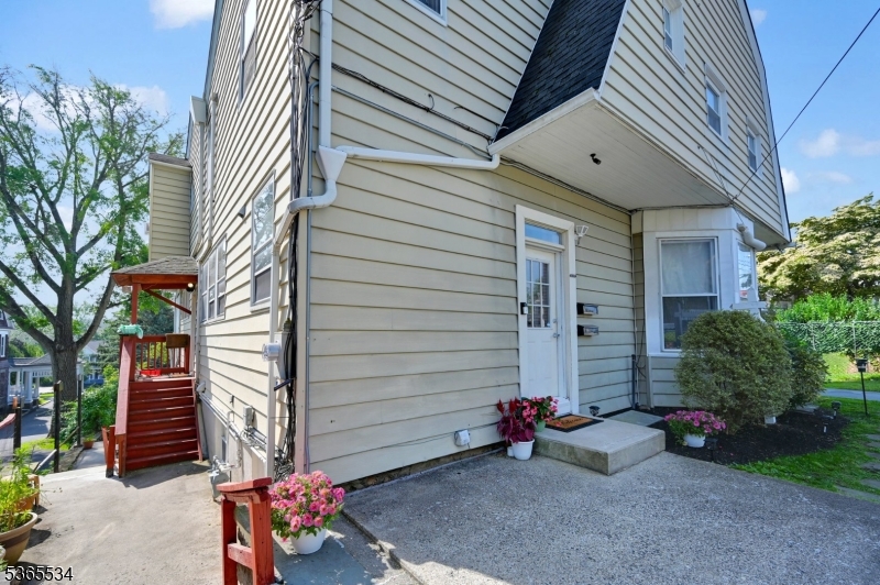 307 Church St