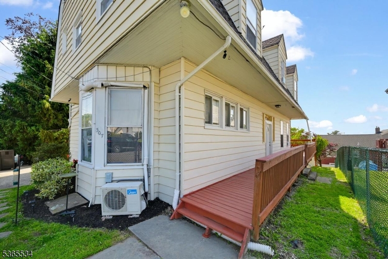 307 Church St