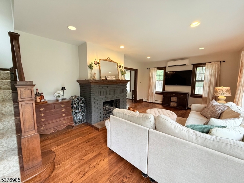 153 Fairview Ave