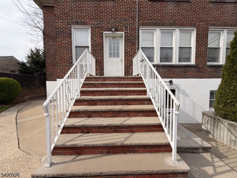 536 Lake Ave 4