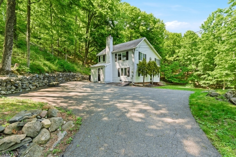 84 Scudders Rd