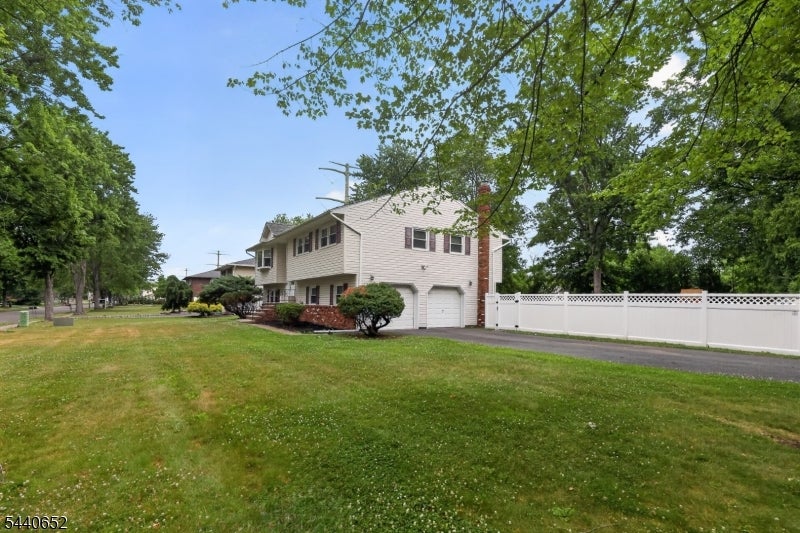 20 Arnold Dr