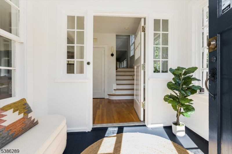 5 Bellaire Drive