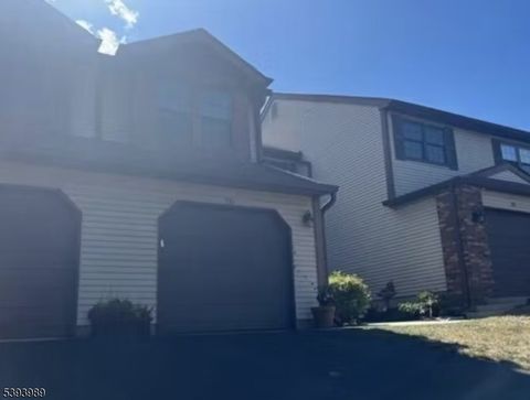 Photo of 110 Bayberry Dr, Franklin, NJ 08873 (MLS # 3994906)