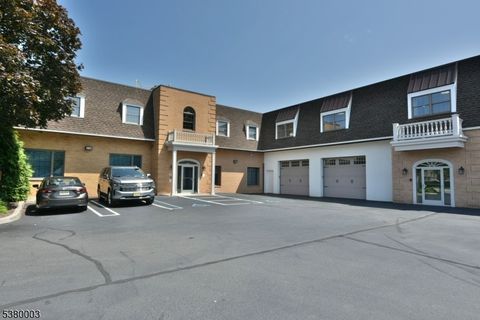 555 Goffle Rd Ridgewood Village NJ 07450