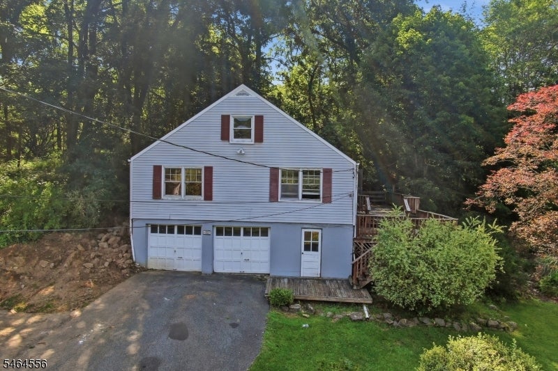 15 Roosevelt Ave