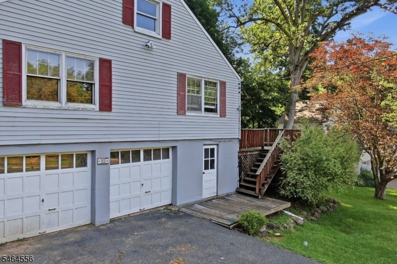 15 Roosevelt Ave