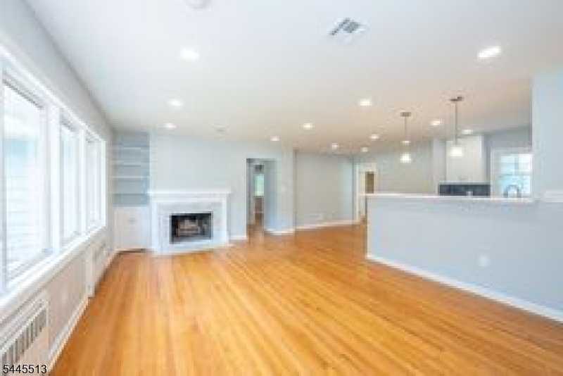 47 Pleasant Ave