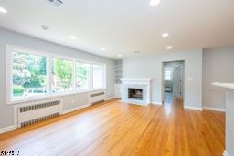 47 Pleasant Ave