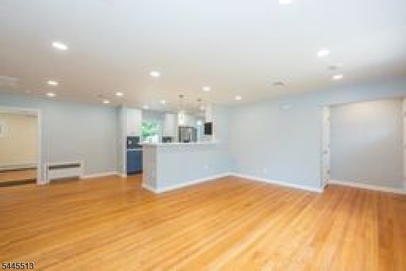 47 Pleasant Ave