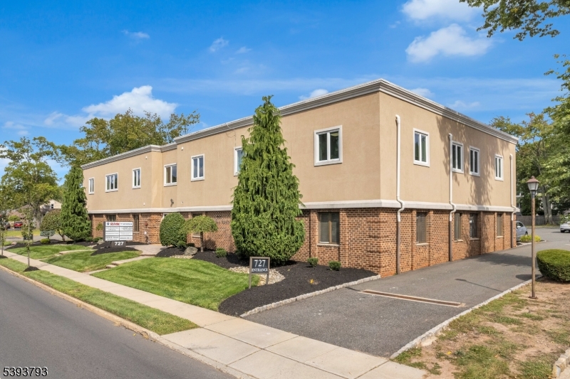 727 Raritan Rd