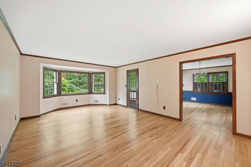 25 Trouville Dr