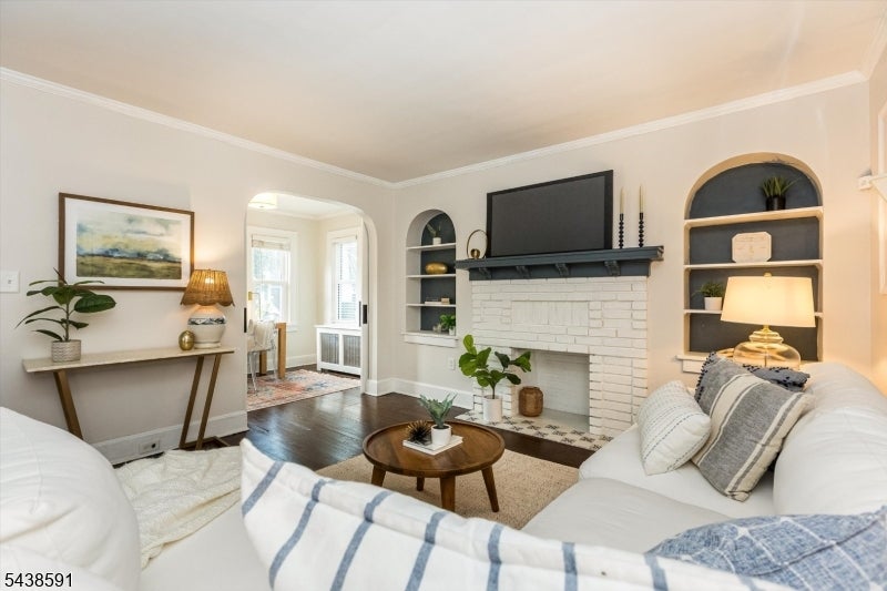 232 Ward Pl