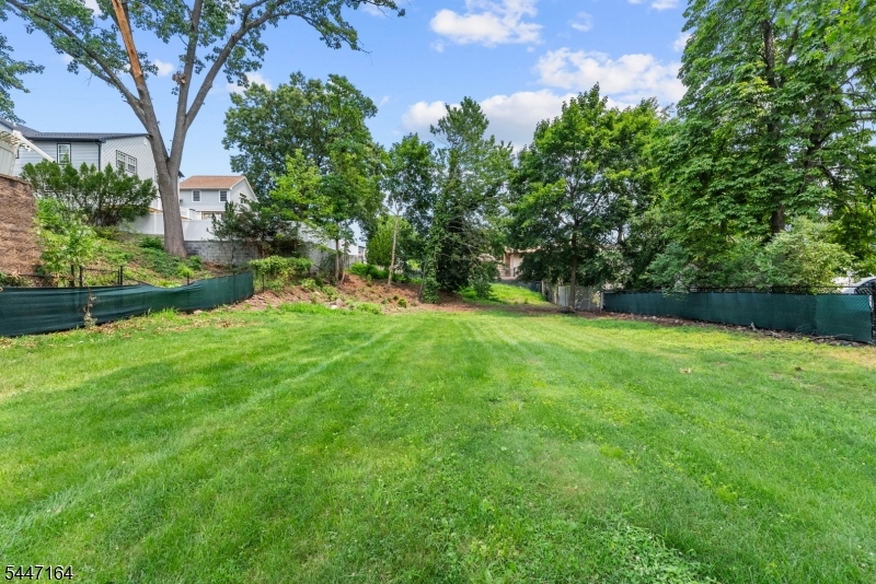 39 Paterson Ave