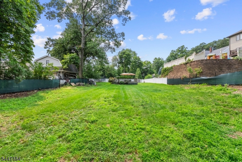 39 Paterson Ave