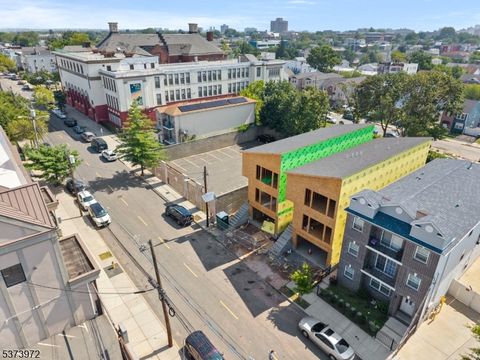 512 S 15Th St Newark City NJ 07103