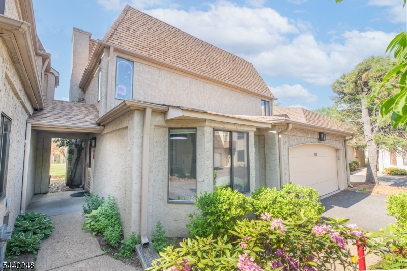 21 Carriage Pl