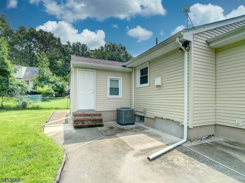25 Woodland Ave