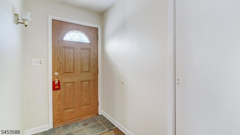25 Woodland Ave
