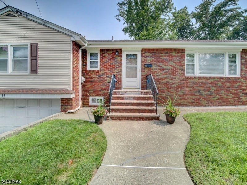25 Woodland Ave