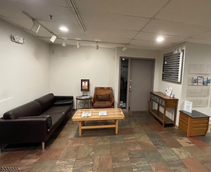 292 Bloomfield Ave